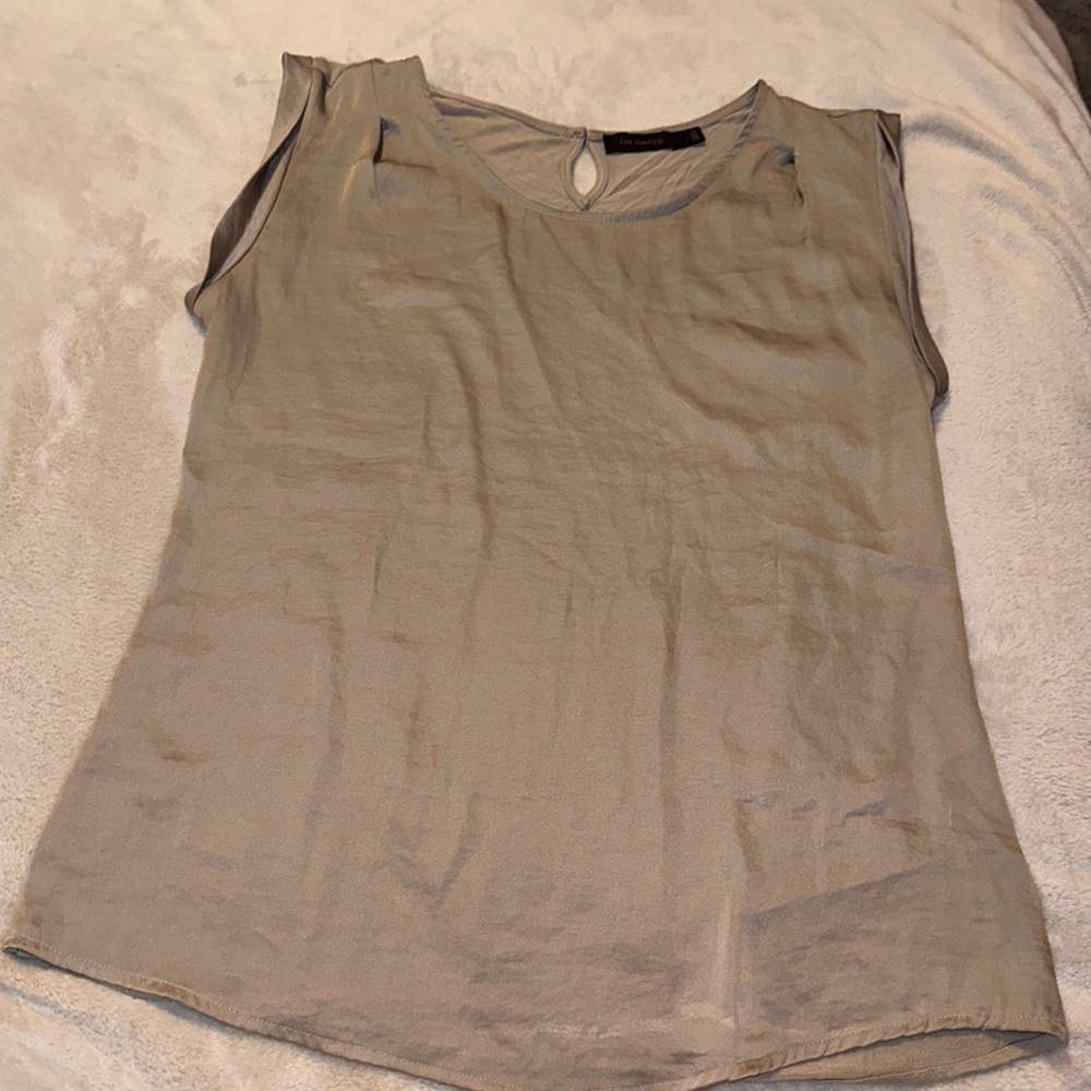The limited top size large